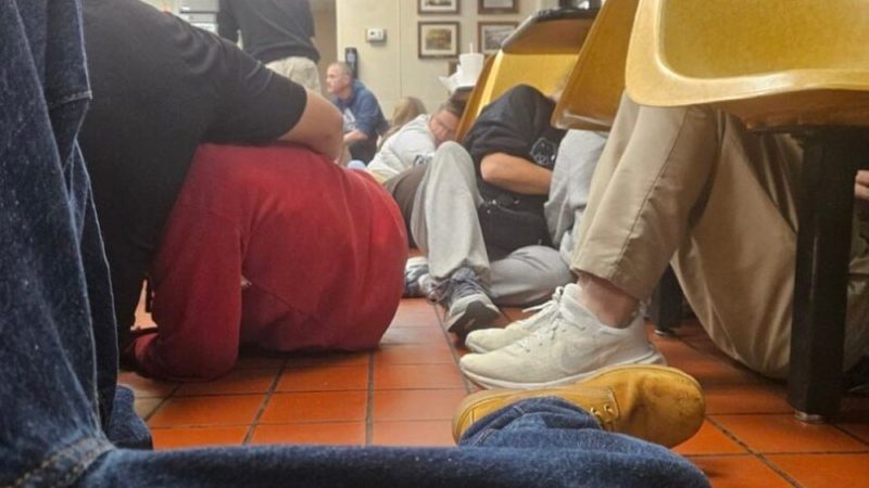 إصابات خطيرة في عيارات نارية خلال حفل إضاءة شجرة الميلاد في كونكورد الأمريكية (فيديوهات)