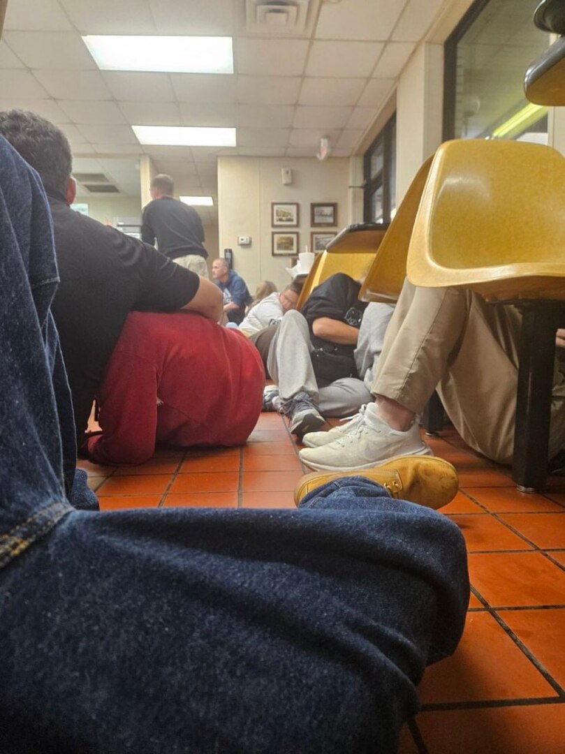 إصابات خطيرة في عيارات نارية خلال حفل إضاءة شجرة الميلاد في كونكورد الأمريكية (فيديوهات)