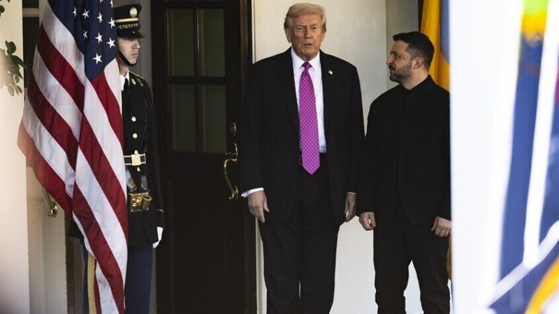 “التايمز”: ترامب يرى أن زيلينسكي يخادع لتحقيق صفقة أفضل في التسوية