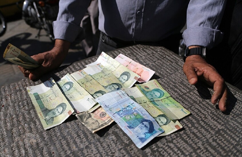 بزشكيان يوجّه بحذف أربعة أصفار من الريال