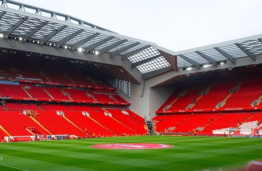 ليفربول في مواجهة نوتنغهام فورست اليوم.. التشكيلة والقنوات الناقلة