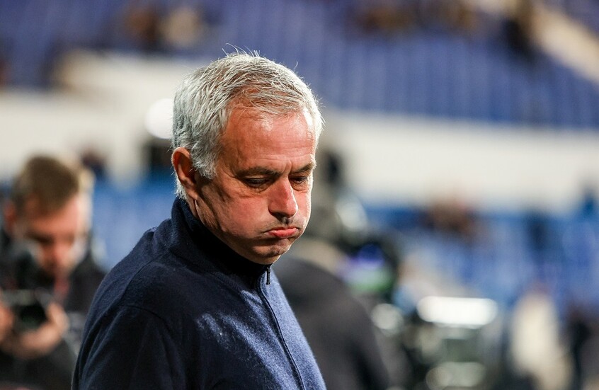 مورينيو “المشاكس” يوجه اتهامات لـ9 لاعبين (فيديو)