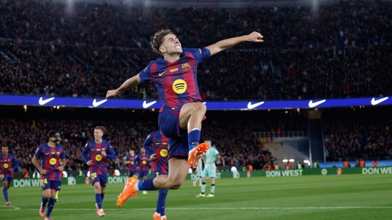 برشلونة يحتفل بعودته إلى ملعب “كامب نو” الشهير بفوز كبير (فيديو)