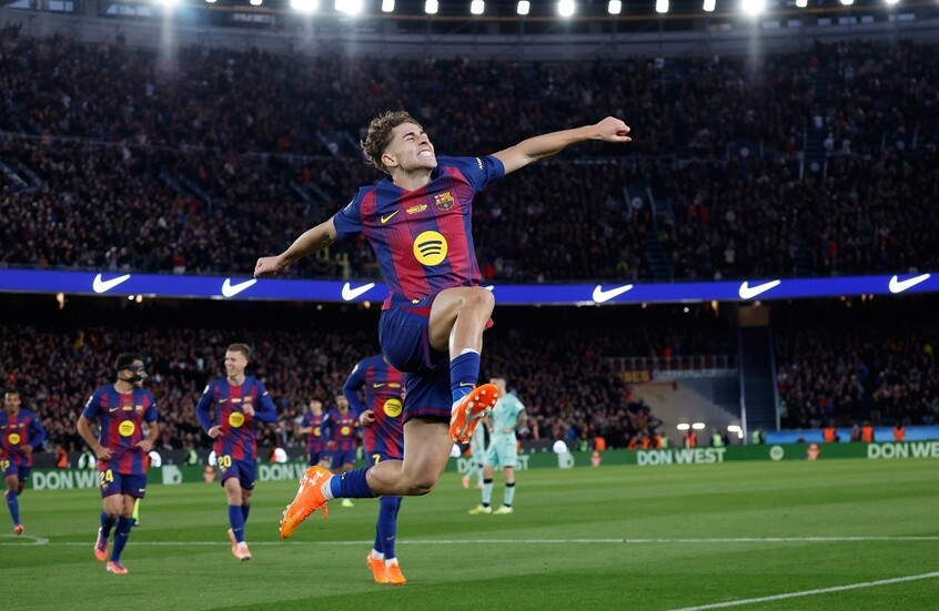 برشلونة يحتفل بعودته إلى ملعب “كامب نو” الشهير بفوز كبير (فيديو)