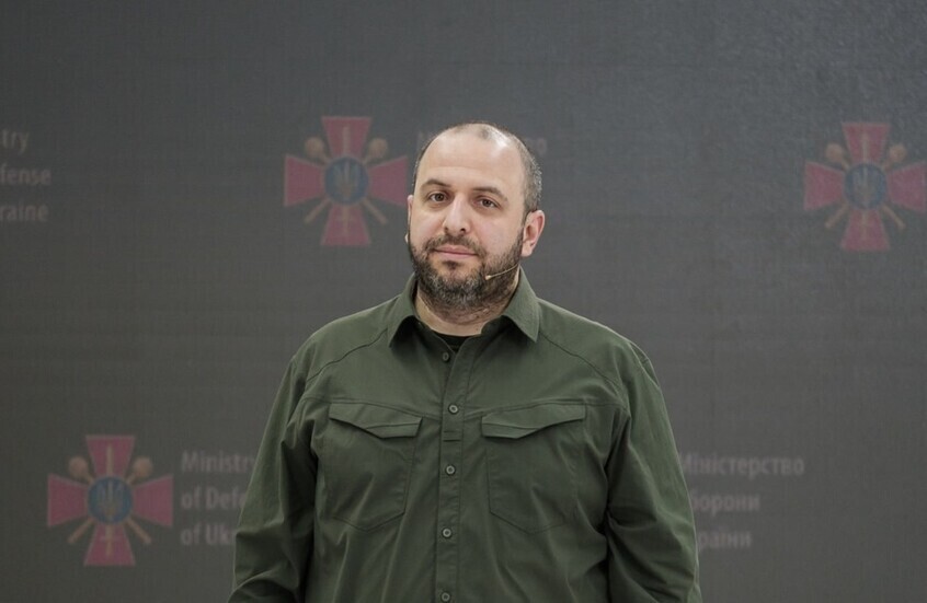 الوفد الأوكراني يصل إلى سويسرا لمناقشة خطة ترامب