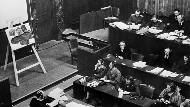 روسيا تندد بمحاولات هوليوود تزييف وقائع محاكمة مجرمي ألمانيا النازية في نورمبرغ