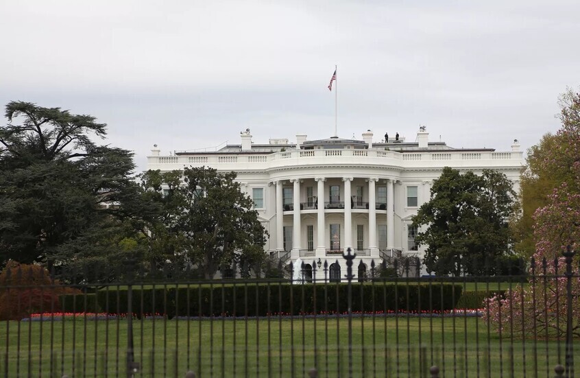 “أكسيوس”: واشنطن وكييف تقتربان من اتفاق على خطة السلام لأوكرانيا