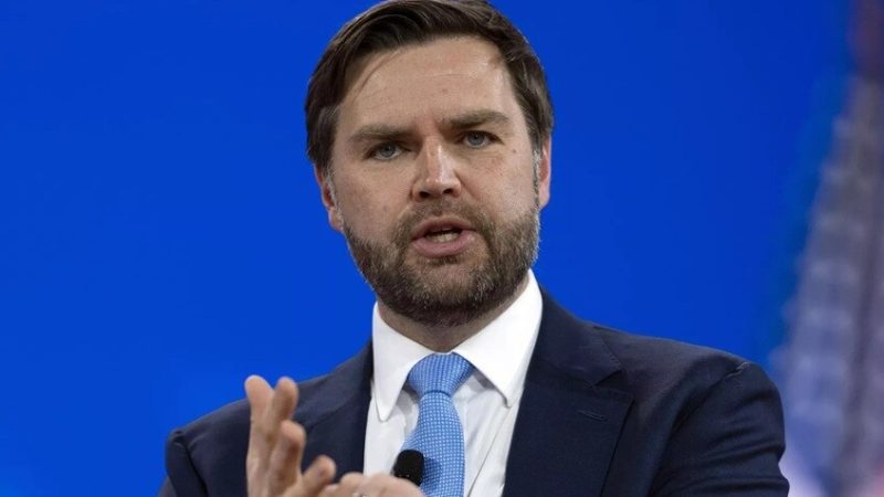 نائب الرئيس الأمريكي يبرز في جهود التسوية بأوكرانيا وخطة السلام تثير تفاصيلها جدلا