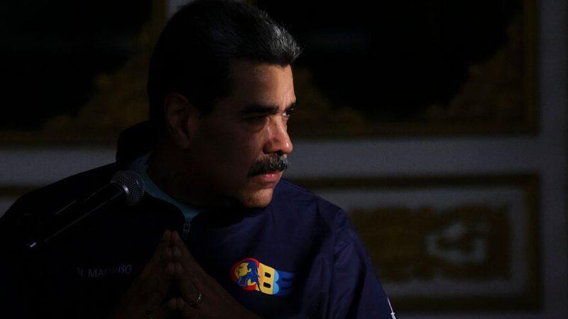 واشنطن تبحث إسقاط منشورات على كاراكاس استمرارا لحربها النفسية على حكومة مادورو