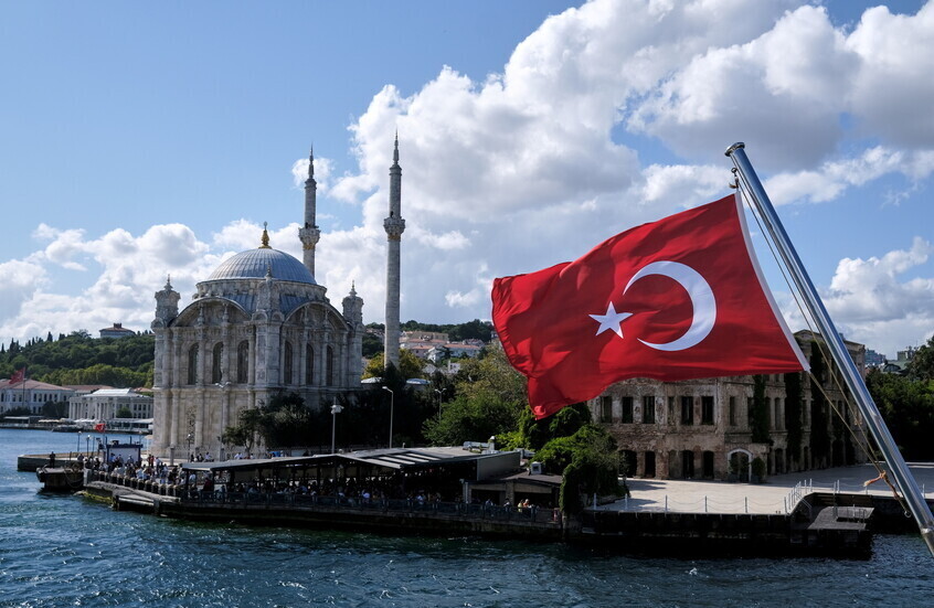 سفينة “أستوريا غراندي”  الروسية تستأنف رحلاتها المنتظمة بين سوتشي واسطنبول بعد أزمة عبور سابقة