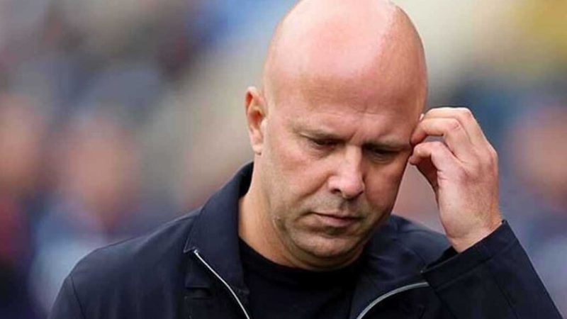 بعد فضيحة نوتنغهام.. سلوت يرفض استلام جائزة مرموقة