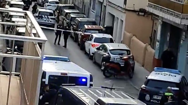 إسبانيا.. الشرطة تطلق النار على مراهق طعن ثلاثة أشخاص (صور + فيديو)