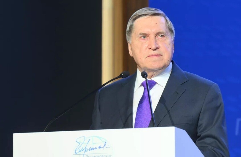 أوشاكوف: تلقينا إشارات من واشنطن لعقد اجتماع وجاهي وبدء مناقشة الخطة حول أوكرانيا