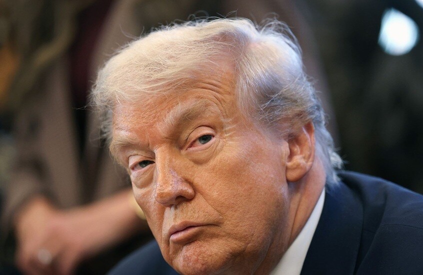 “أكسيوس”: ترامب يخطط للتفاوض المباشر مع مادورو رغم تصنيف واشنطن له كرئيس لمنظمة إرهابية