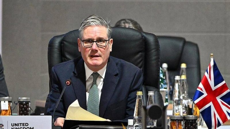 ستارمر يبحث مع الحلفاء “الراغبين” تعديلات على خطة ترامب للتسوية في أوكرانيا