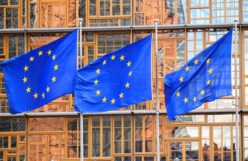 “بوليتيكو”: أوروبا تخشى انهيار محاولاتها لإقراض أوكرانيا من أموال روسيا