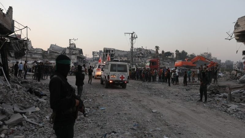 “سرايا القدس” و”كتائب القسام” تعلن تسليم رفات أسير إسرائيلي