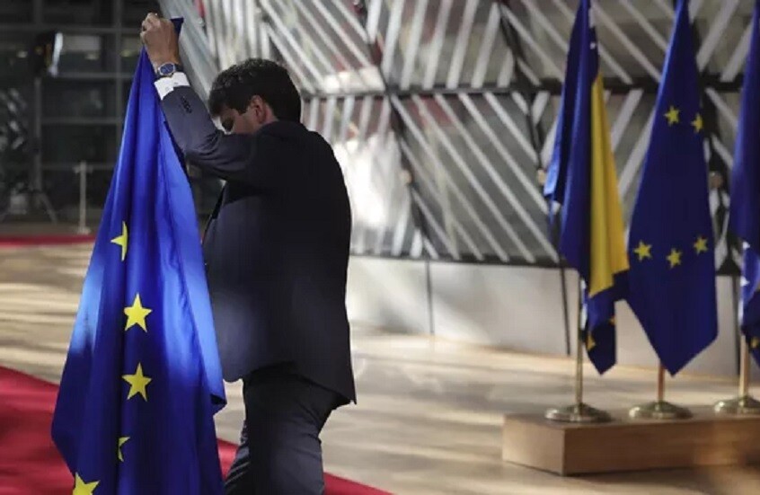 سياسي فرنسي يحذر من إرسال قوات إلى أوكرانيا: سيؤدي حتما إلى حرب مع روسيا