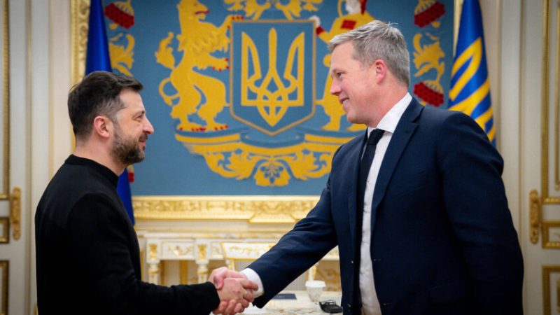 السلطات الأوكرانية تتوقع زيارة وزير الجيش الأمريكي الأسبوع الحالي