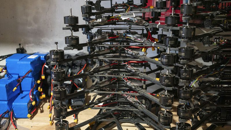 فضيحة فساد جديدة تضرب أوكرانيا: كشف مخطط لتوريد مسيرات بأسعار خيالية عبر شركة تشيكية