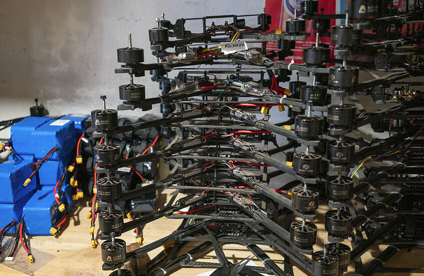 فضيحة فساد جديدة تضرب أوكرانيا: كشف مخطط لتوريد مسيرات بأسعار خيالية عبر شركة تشيكية