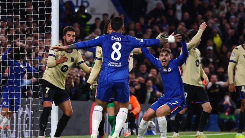 هدف برشلونة العكسي يتحول إلى “وصلة ضحك” في استوديو دوري الأبطال