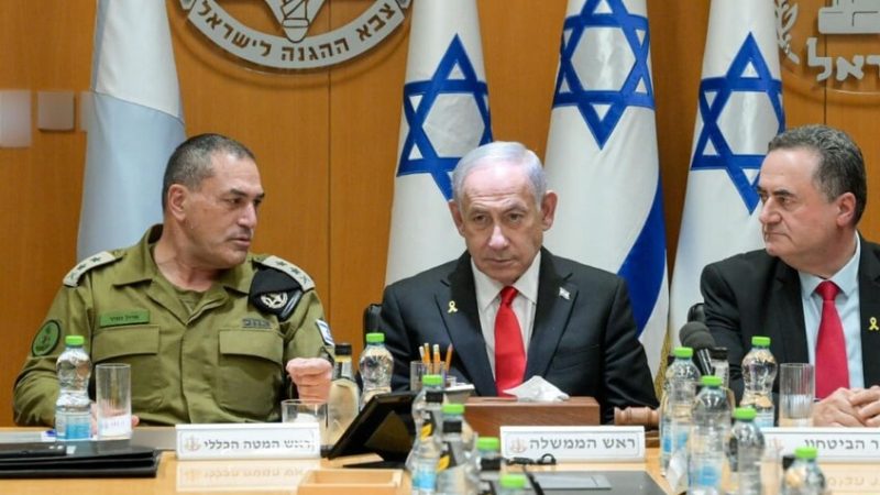 مقربون من نتنياهو: رئيس الوزراء أخطأ في تعيين زامير لرئاسة أركان الجيش الإسرائيلي