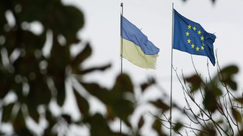 Newsmax: فضيحة قطاع الطاقة في أوكرانيا لم تبحث خلال محادثات جنيف