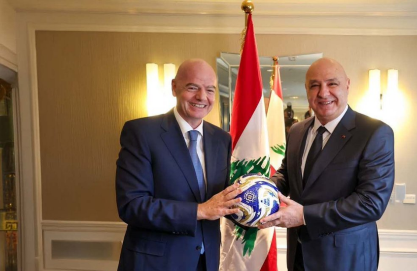 عون يمنح رئيس “فيفا” الجنسية البنانية