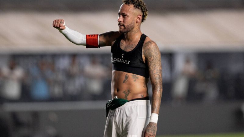 إصابة نيمار تهدد مستقبل سانتوس في الدوري البرازيلي