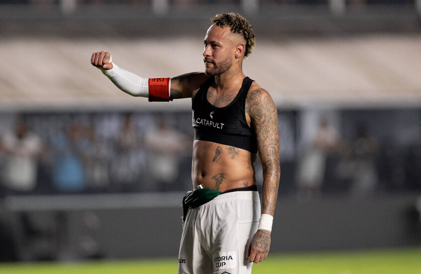 إصابة نيمار تهدد مستقبل سانتوس في الدوري البرازيلي