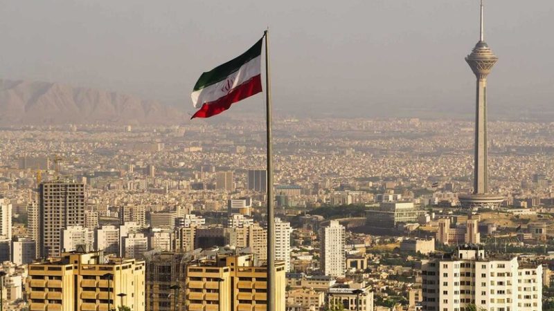 طهران سادس أكثر مدن العالم تلوثا.. والهواء النقي “رفاهية” لمدة 6 أيام فقط!