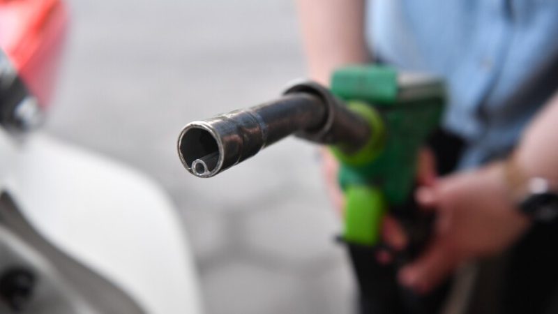 إيران.. رفع أسعار الوقود ضمن شروط محددة