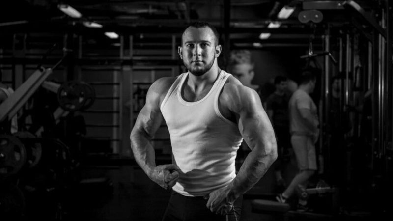 وفاة مدوّن اللياقة الروسي دميتري نويانزين بعد تحد خطير لتناول الوجبات السريعة