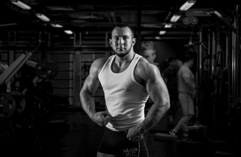 وفاة مدوّن اللياقة الروسي دميتري نويانزين بعد تحد خطير لتناول الوجبات السريعة