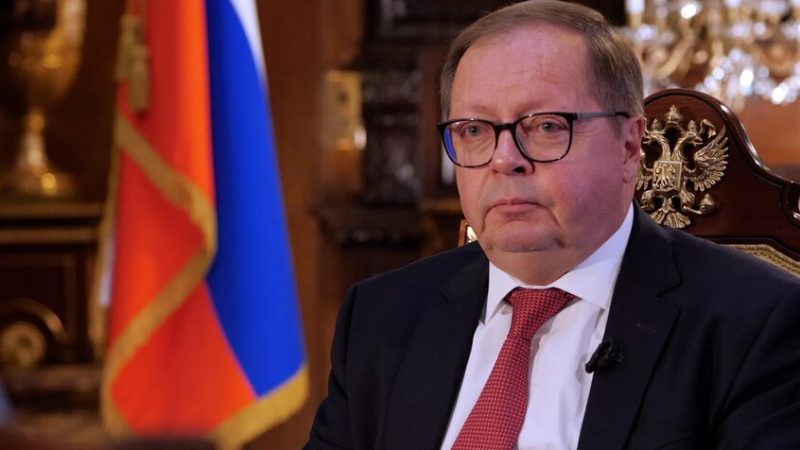 السفير الروسي في لندن: بريطانيا تعيش في عالم من الأوهام وتواصل الرهان على تسليح أوكرانيا