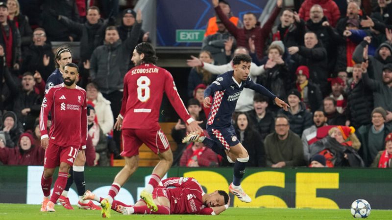 ليفربول يتلقى هزيمة “مهينة” في عقر داره بدوري الأبطال