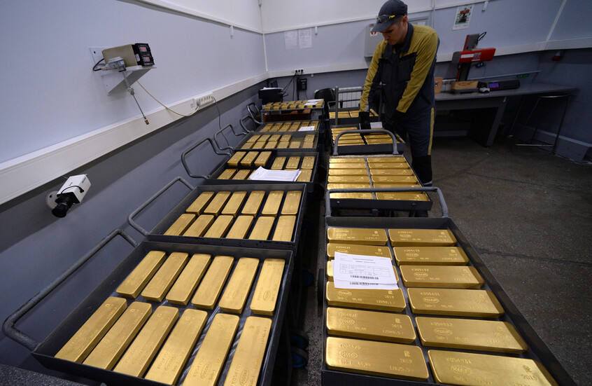 تراجع أسعار الذهب وسط عمليات جني أرباح