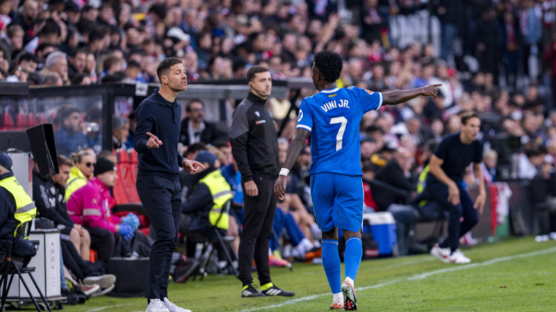 هل يحيك نجوم ريال مدريد مؤامرة ضد ألونسو؟