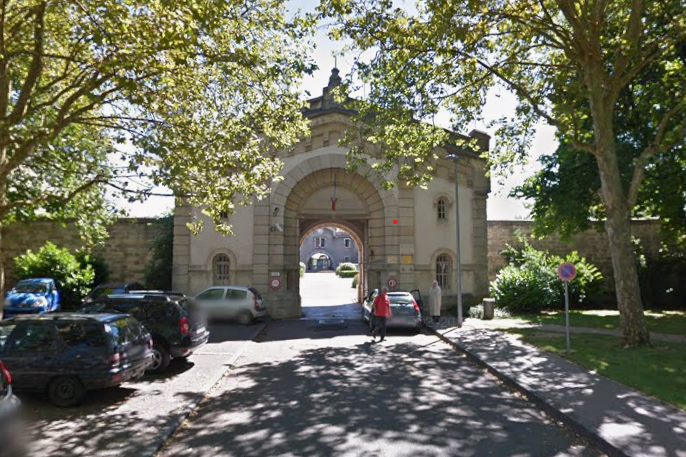 فرار محتجزين اثنين من سجن فرنسي باستخدام منشار وملاءات