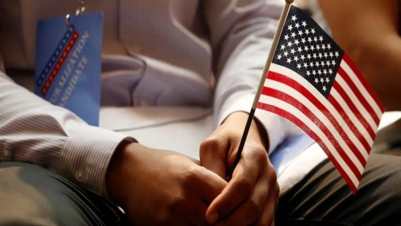 منها 4 عربية.. “الهجرة الأمريكية” تعيد النظر في البطاقات الخضراء الممنوحة لأشخاص من 19 دولة