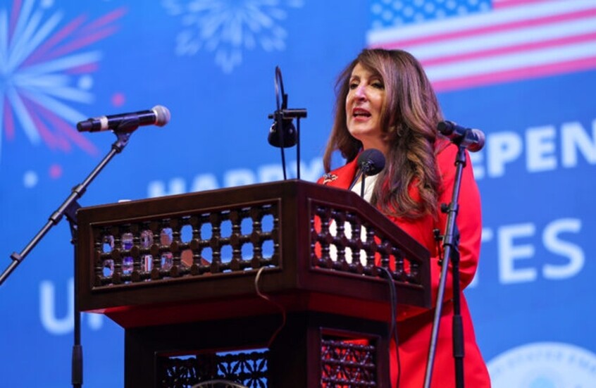 مصر.. السفيرة الأمريكية بالقاهرة تحتفل بعيد الشكر وتوجه رسالة للمصريين (فيديو)