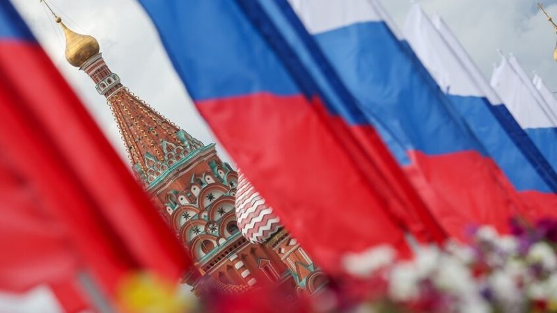 خبير أمريكي: الدول الغربية تسعى لتفكيك روسيا إلى دويلات صغيرة لاستغلال مواردها