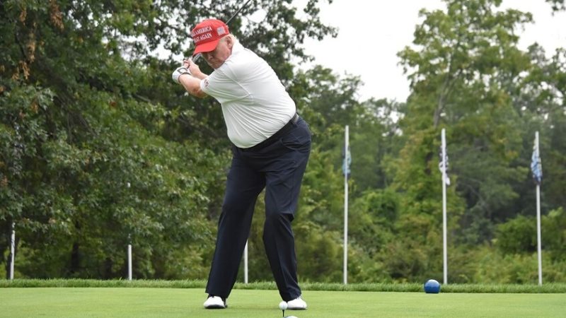 ترامب يدعو بايدن للنزال على ملعب الغولف