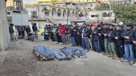 سوريا.. ارتفاع عدد ضحايا التوغل الإسرائيلي في بيت جن والأهالي يشيعون قتلاهم (فيديو)