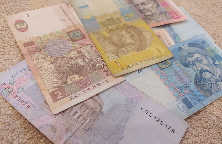 لكشف كم من أموال الغرب تحولت إلى فيلات في سويسرا.. نتائج أولية لتفتيش منزل رئيس مكتب زيلينسكي