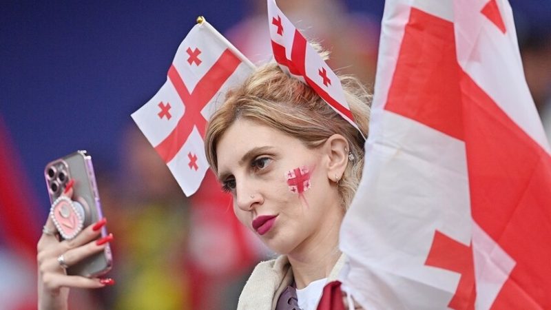 رئيس برلمان جورجيا: يصعب علينا التواصل مع الاتحاد الأوروبي دون احترام مصالح بلادنا