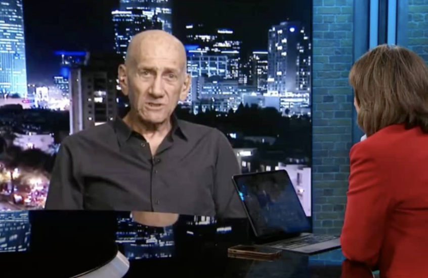 أولمرت يهاجم بن غفير بعنف ويعتبر ما يفعله “شباب التلال” بالفلسطينيين في الضفة أمرا مخزيا