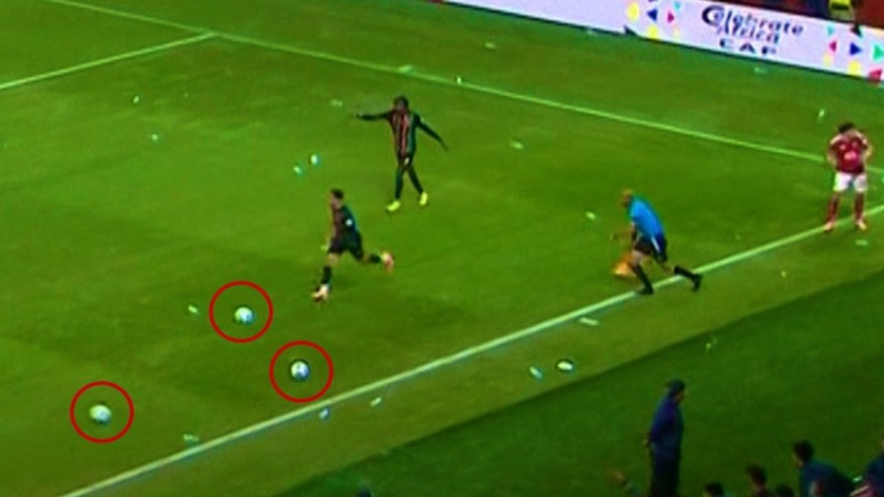 3 مشاهد غير مألوفة في مباراة الجيش الملكي المغربي والأهلي المصري (فيديو)