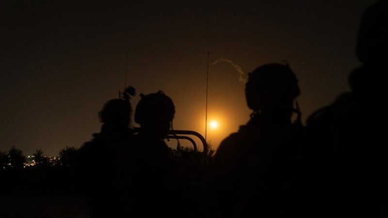 موقع عبري يحدد الأهداف الخفية لتواجد الجيش الإسرائيلي وهجماته المتكررة في سوريا